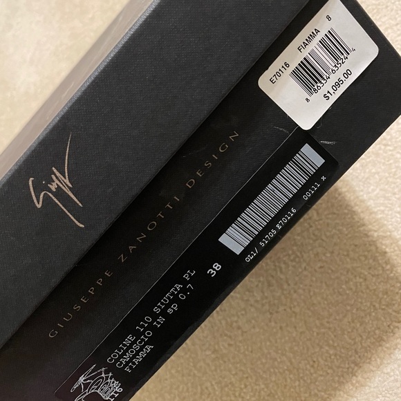 Red Giuseppe Gorgeous tie up heels!! - Picture 5 of 6